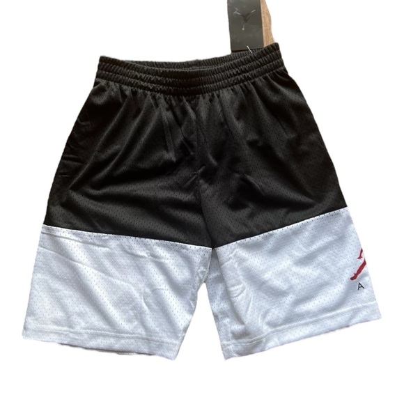 Nike Jordan Black/White Mesh Athletic Basketball Shorts Boys Size Medium NWT Y2K - Picture 9 of 10